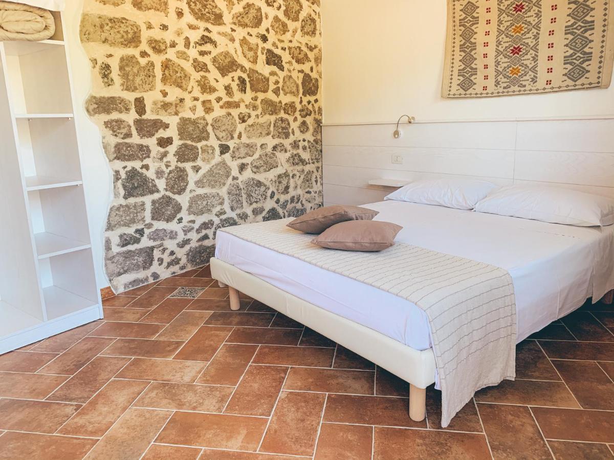 קאסטלסארדו B&B La Roccia מראה חיצוני תמונה
