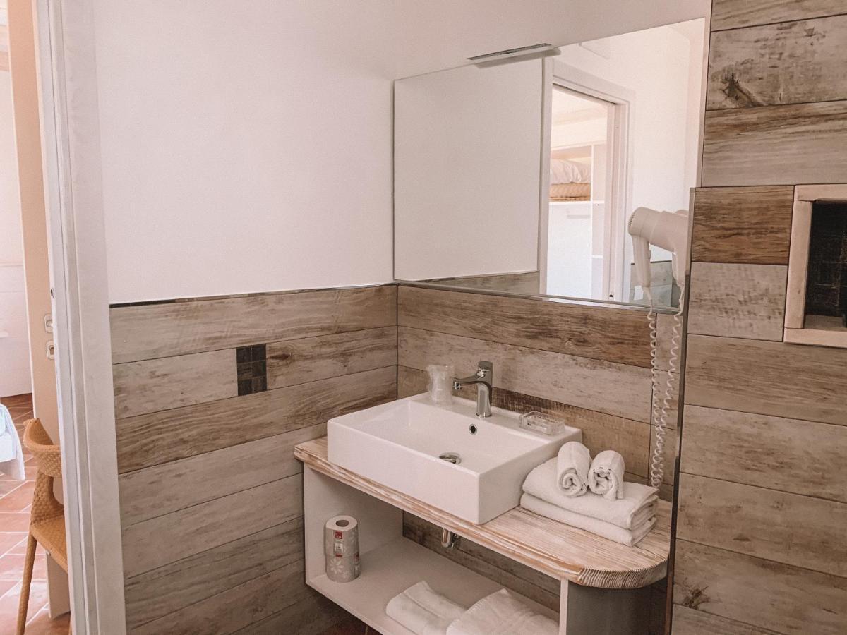 קאסטלסארדו B&B La Roccia מראה חיצוני תמונה